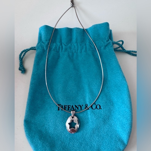 TIFFANY & Co Sterling Silver Stencil Star Pendant on Omega Chain Necklace - Picture 2 of 3